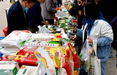 南工大食堂開設‘消費扶貧’窗口，酒業助力脫貧攻堅